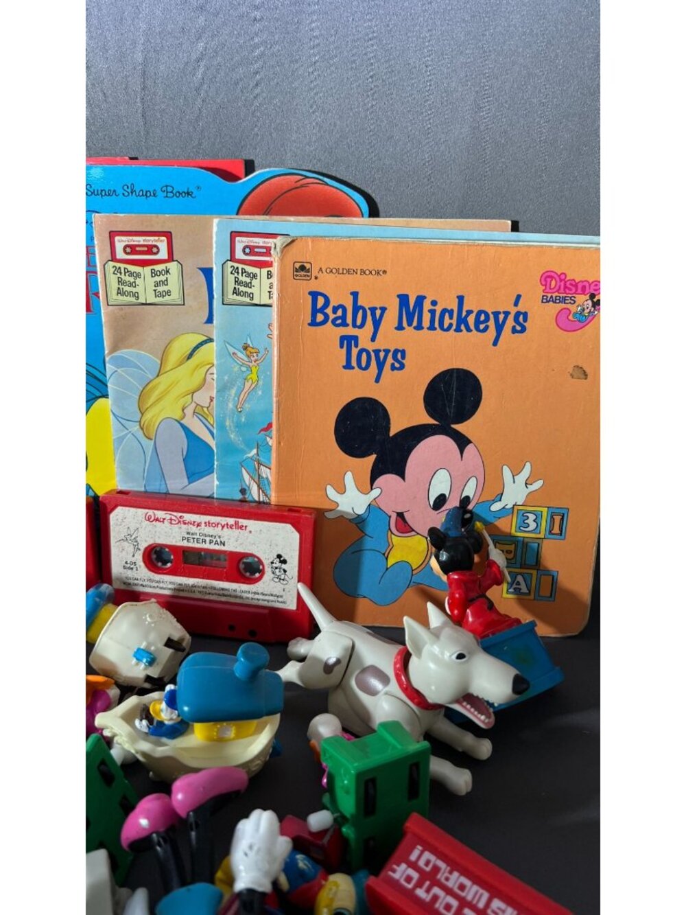 Disney Books & Toy Lot W/ Story Cassettes Mini Figures Bundle - Picture 5 of 6